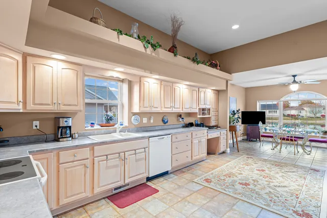 $425,000 | 2918 Rutherford Drive, Urbana, IL 61802