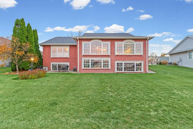 $425,000 | 2918 Rutherford Drive, Urbana, IL 61802