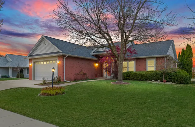 $425,000 | 2918 Rutherford Drive, Urbana, IL 61802