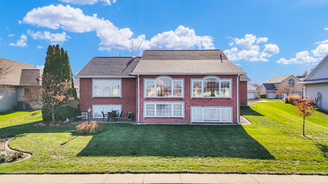 $425,000 | 2918 Rutherford Drive, Urbana, IL 61802