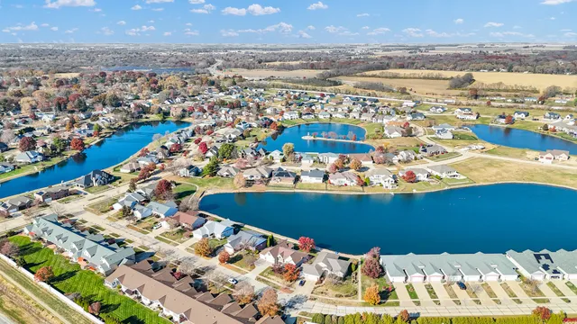 $425,000 | 2918 Rutherford Drive, Urbana, IL 61802