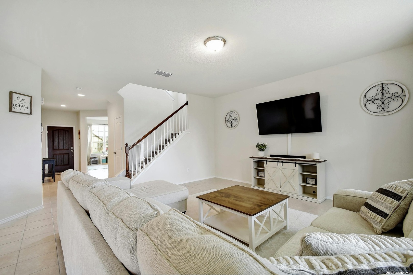 149 Inverness Boerne, TX 78015 - Photo 5 of 38