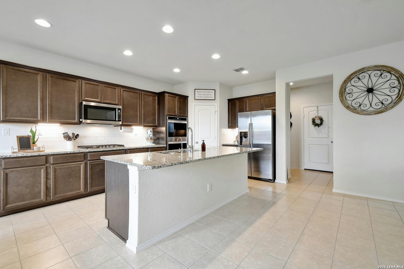149 Inverness Boerne, TX 78015 - Photo 6 of 38