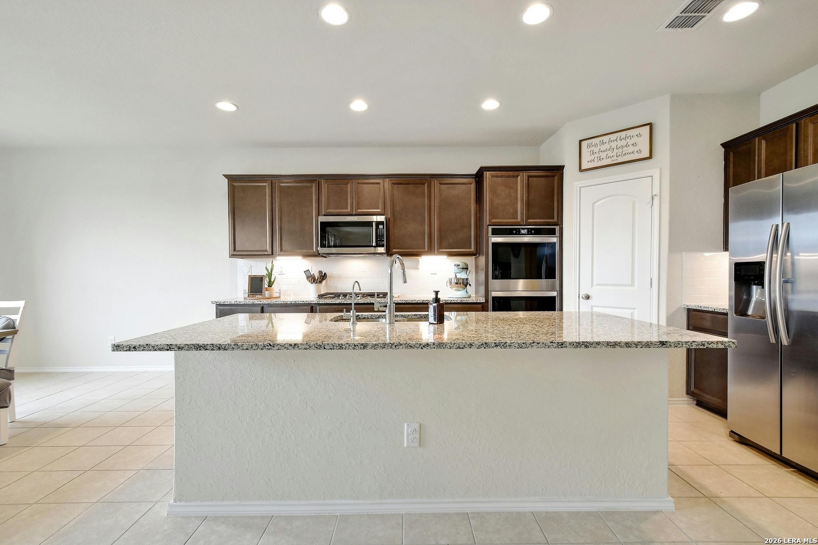 149 Inverness Boerne, TX 78015 - Photo 7 of 38