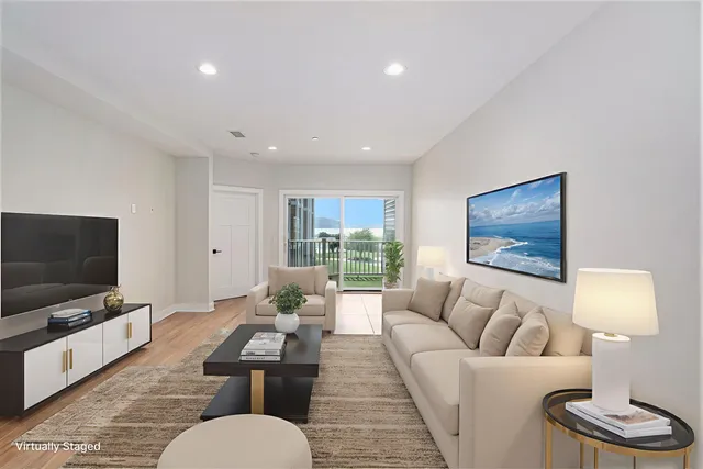 $344,900 | 224 Lakeside Drive, Ludington, MI 49431