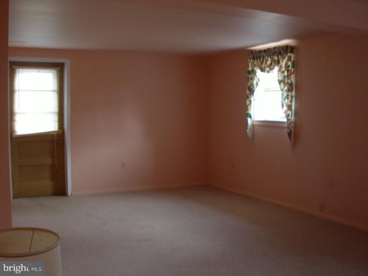 2716 North Kent Road Broomall, PA 19008 - Photo 15 of 23 Family Room