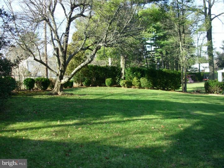 2716 North Kent Road Broomall, PA 19008 - Photo 21 of 23 View in Back