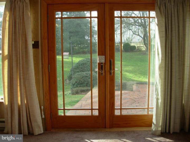 2716 North Kent Road Broomall, PA 19008 - Photo 8 of 23 Gallery Image 8