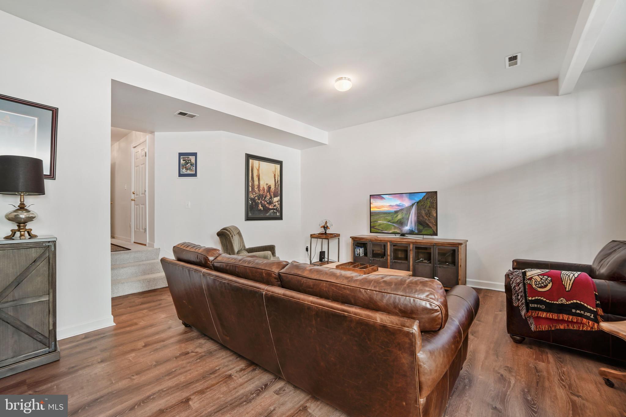 6646 Debra Lu Way Springfield, VA 22150 - Photo 6 of 42 Gallery Image 6