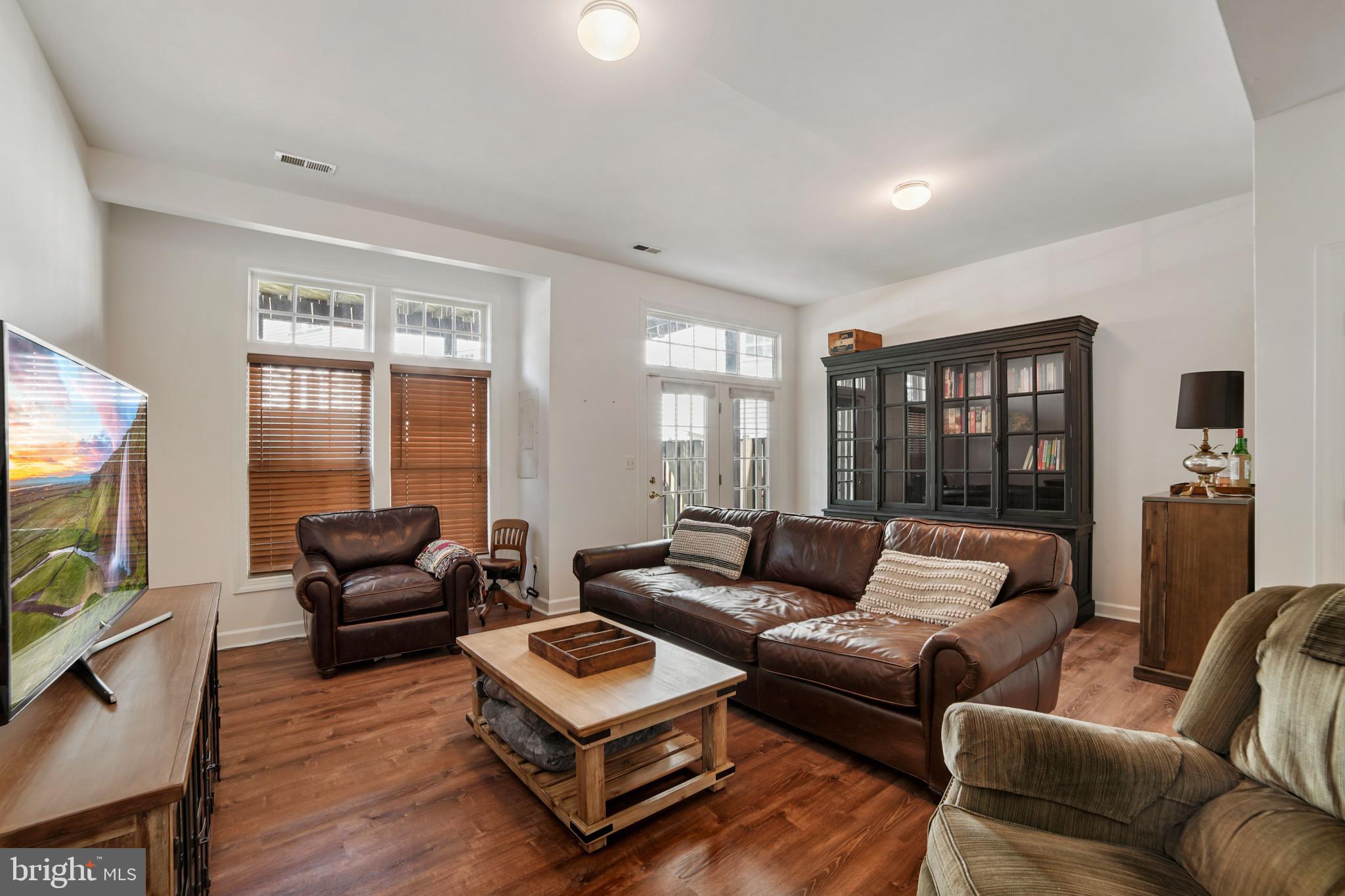 6646 Debra Lu Way Springfield, VA 22150 - Photo 8 of 42 Gallery Image 8