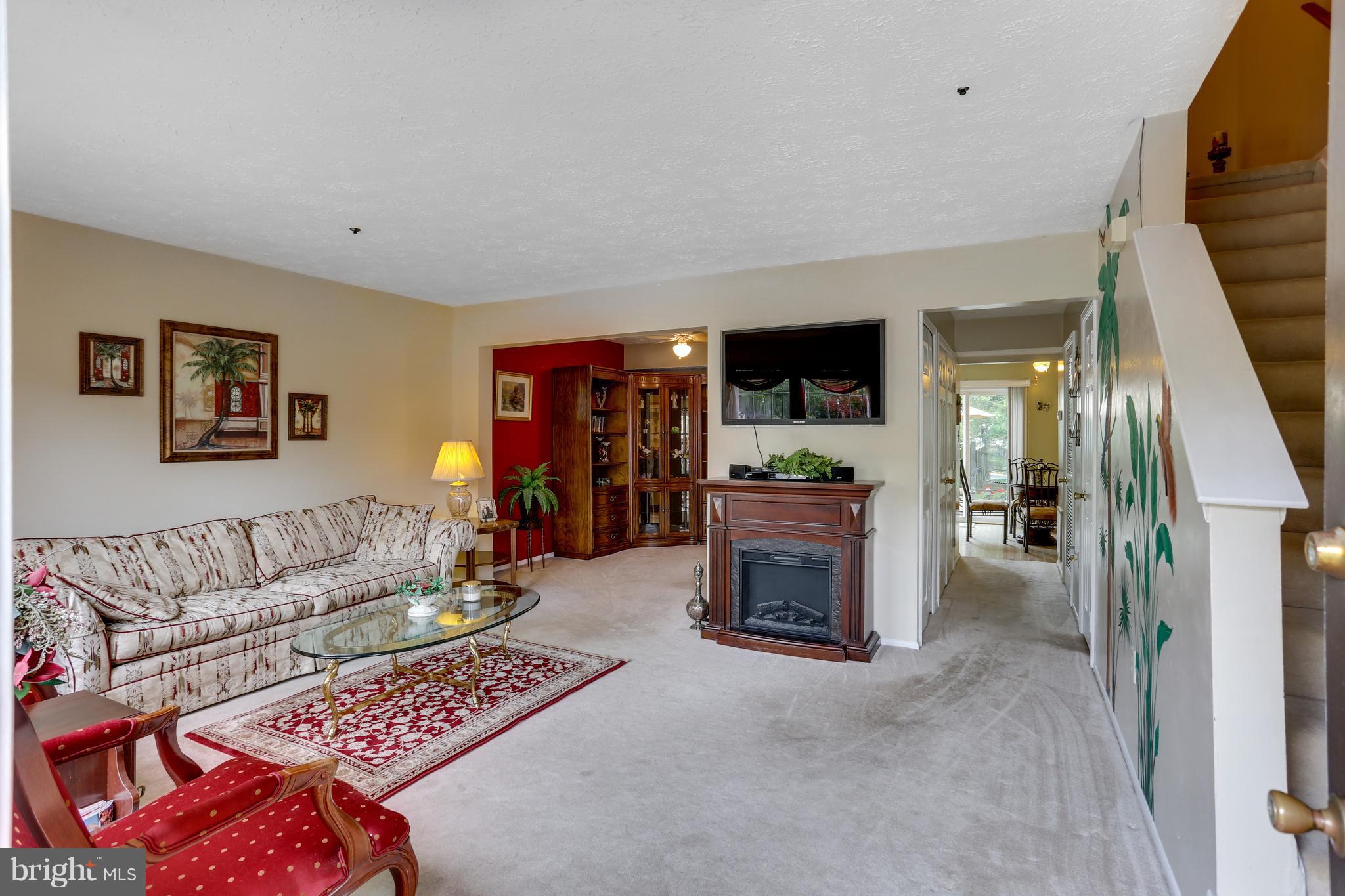 5813 Springfish Place Waldorf, MD 20603 - Photo 4 of 30 Living Room
