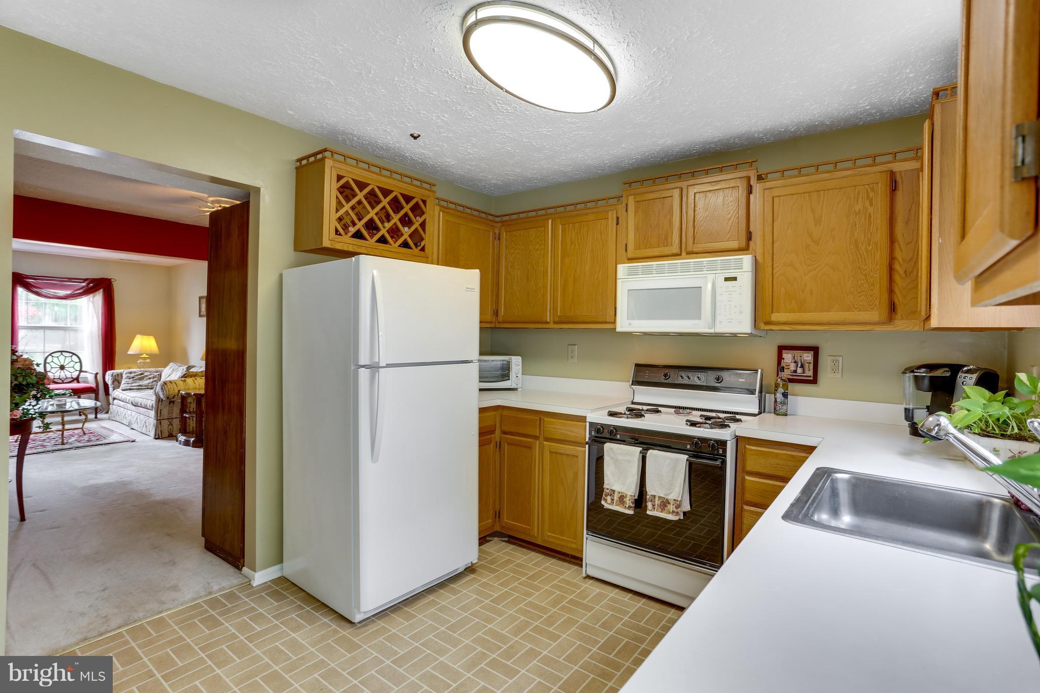 5813 Springfish Place Waldorf, MD 20603 - Photo 10 of 30 Kitchen