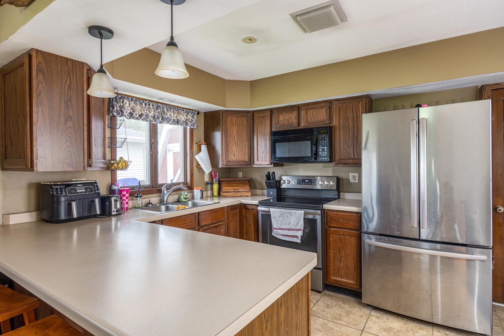 1508 North Leona Street Appleton, WI 54911 - Photo 2 of 31