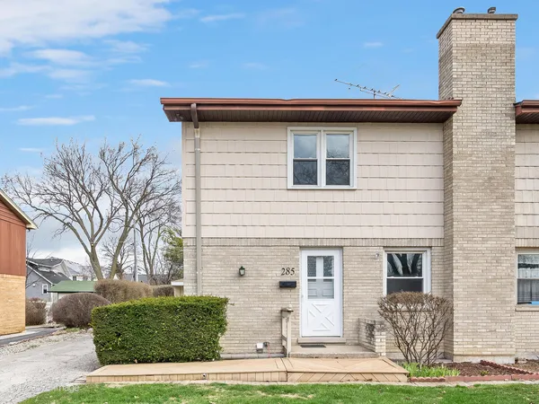 $485,000 | 285 East 1st Street, Elmhurst, IL 60126