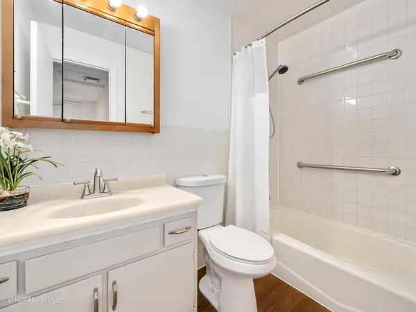 $485,000 | 285 East 1st Street, Elmhurst, IL 60126