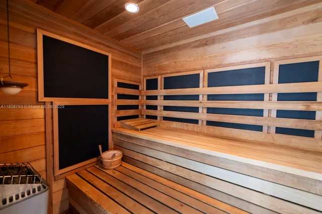 $19,811,000 | 142 South Island Road, Golden Beach, FL 33160