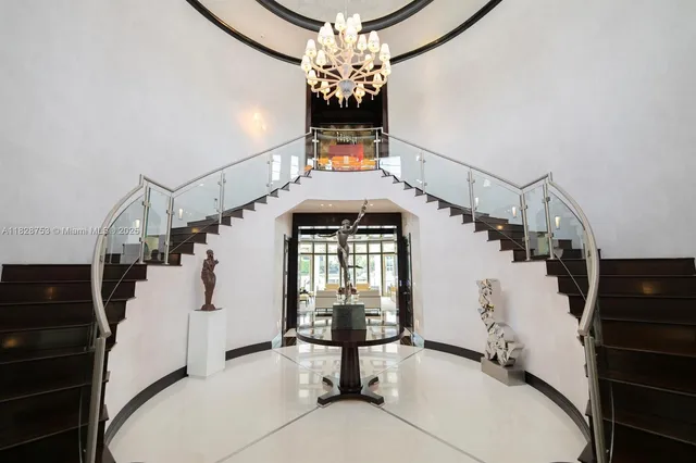 a view of entryway and hall