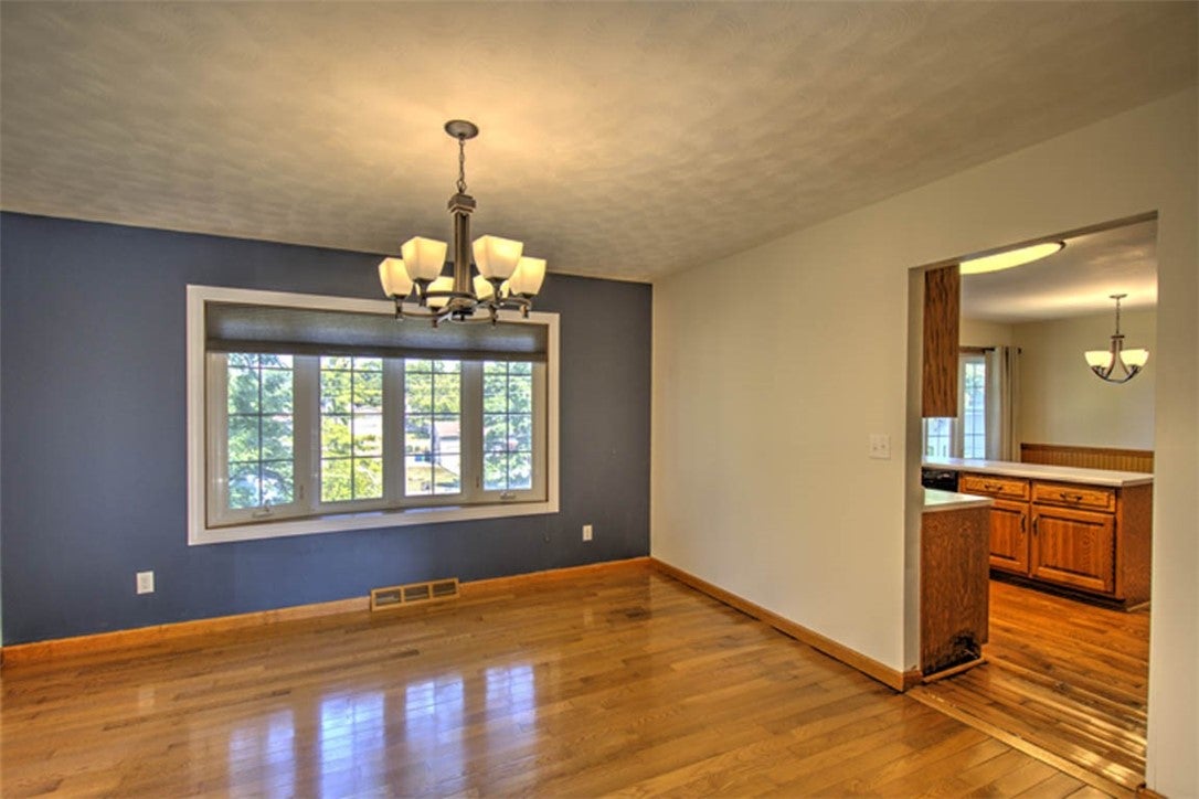 2130 Gary Court Decatur, IL 62526 - Photo 6 of 36 Gallery Image 6