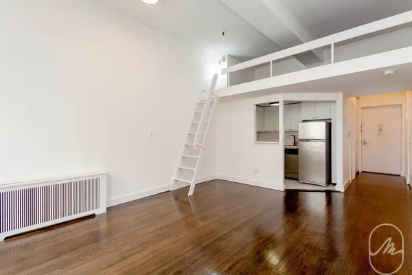 $4,100 | 127 4th Avenue, Unit 2E | Greenwich Village