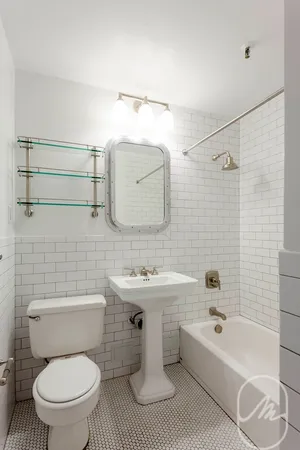 $4,100 | 127 4th Avenue, Unit 2E | Greenwich Village