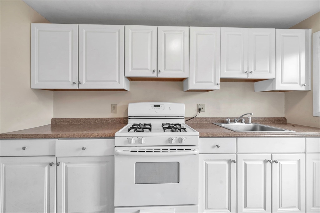 22 Manor Court, Unit 22 Springfield, MA 01118 - Photo 13 of 25 Gallery Image 13