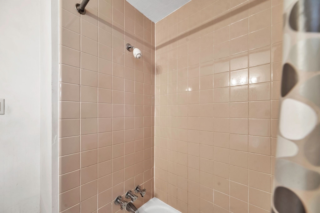 22 Manor Court, Unit 22 Springfield, MA 01118 - Photo 22 of 25 Gallery Image 22