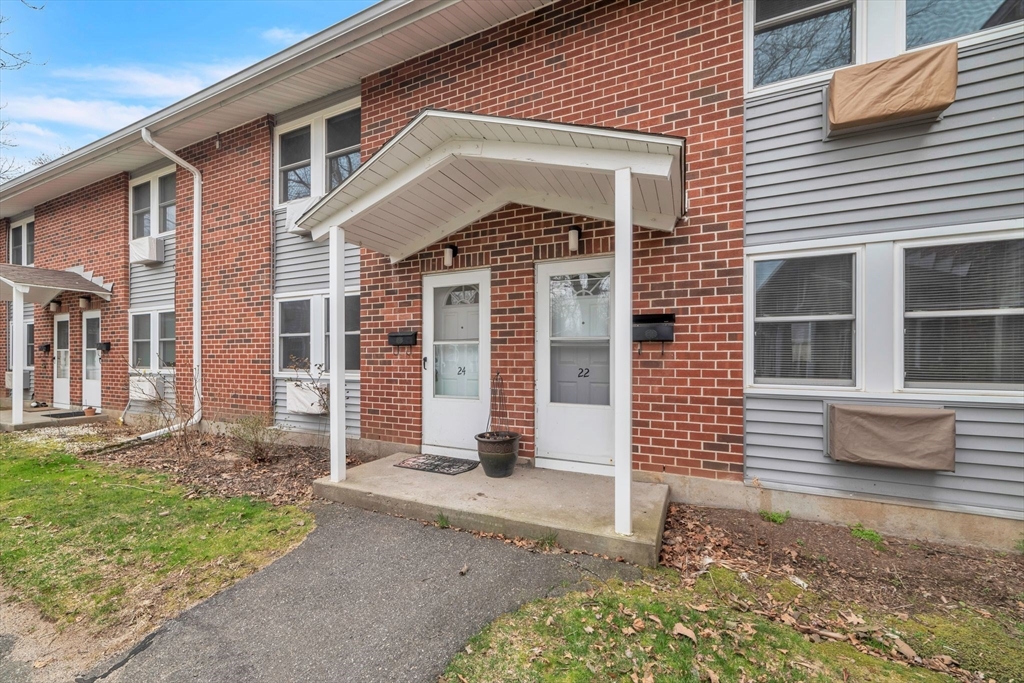 22 Manor Court, Unit 22 Springfield, MA 01118 - Photo 6 of 25 Gallery Image 6