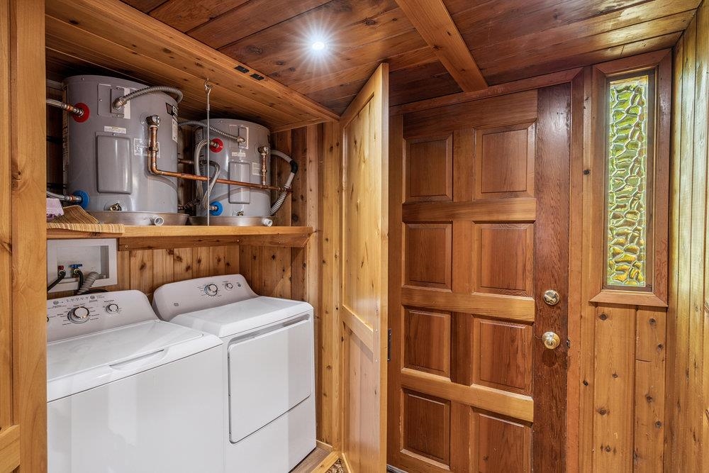10577 Stuart Staithe Truckee, CA 96161 - Photo 12 of 22 a utility room with dryer and washer
