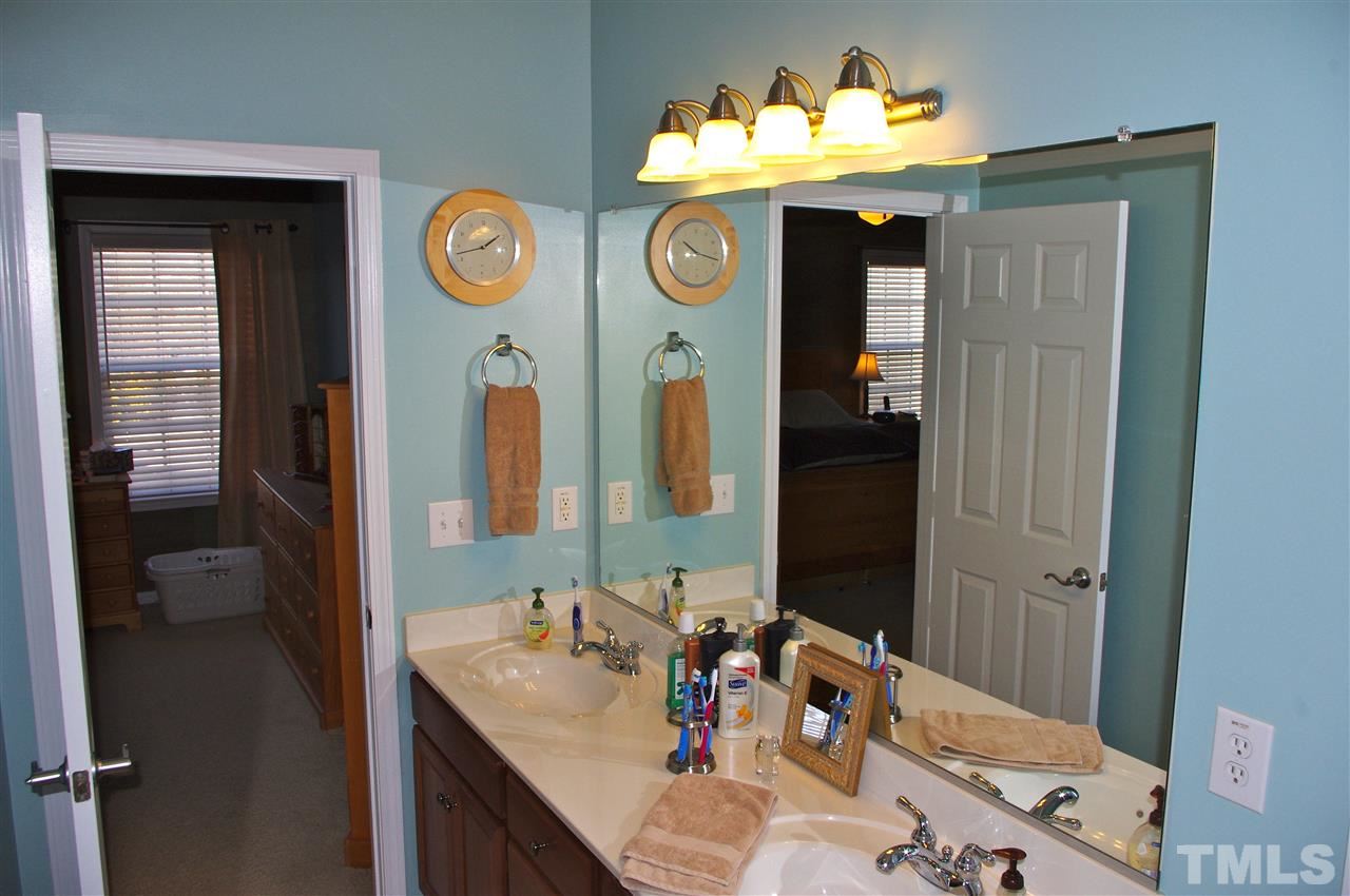 5749 Keowee Way Raleigh, NC 27616 - Photo 13 of 25 Gallery Image 13