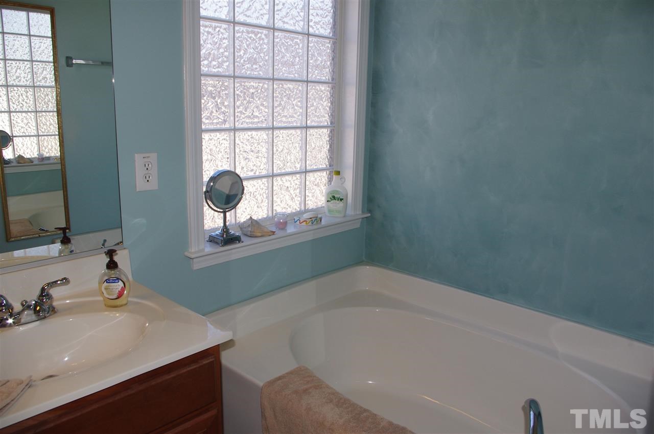 5749 Keowee Way Raleigh, NC 27616 - Photo 14 of 25 Garden Tub and walk in shower.