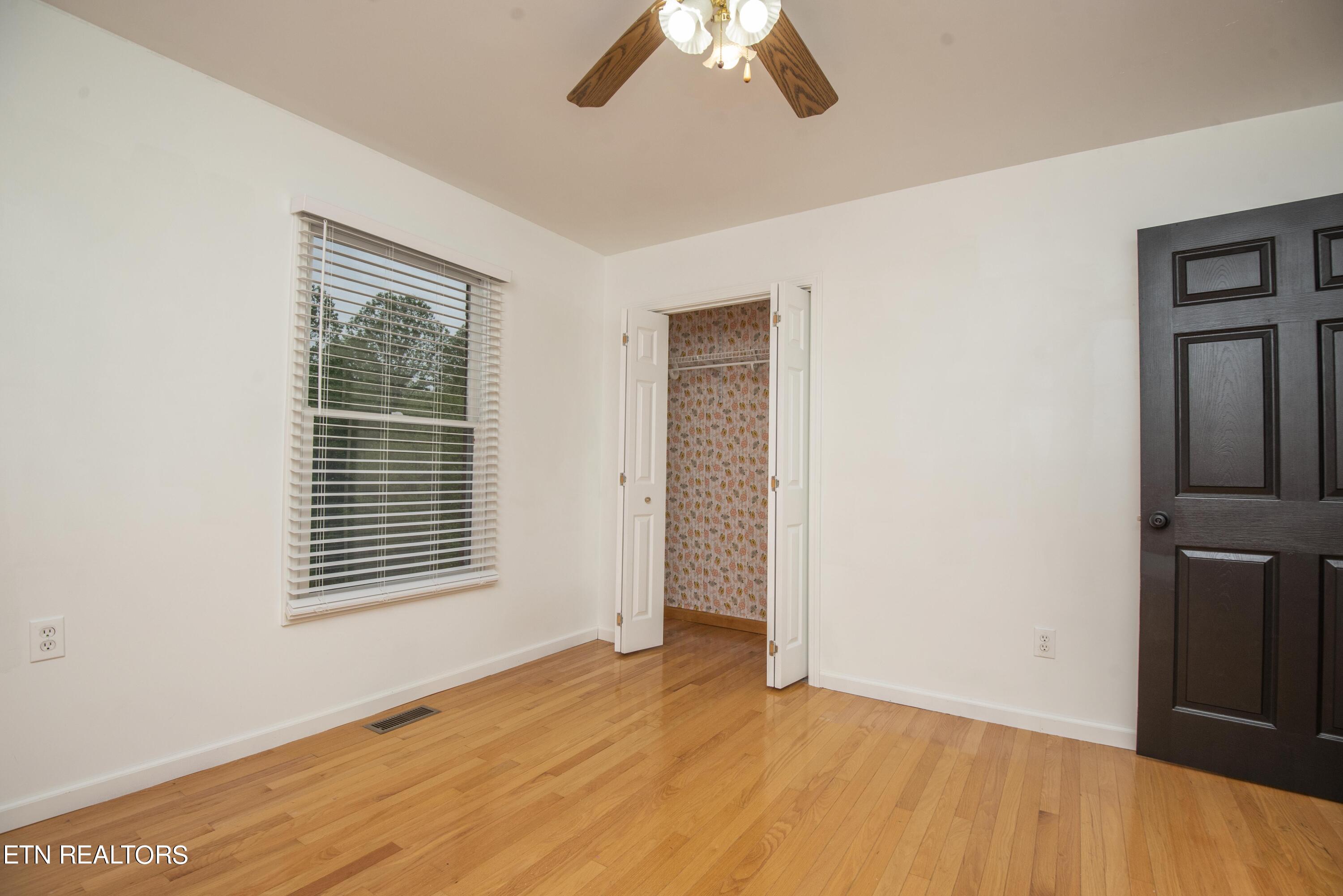 483 Pattie Gap Road Philadelphia, TN 37846 - Photo 13 of 40 second bed 1_1