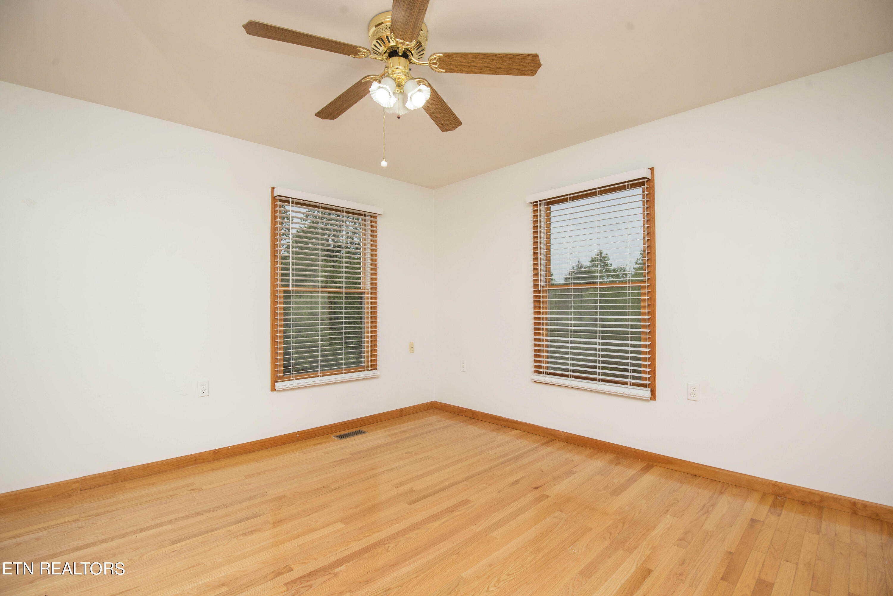 483 Pattie Gap Road Philadelphia, TN 37846 - Photo 16 of 40 third bed 2_1