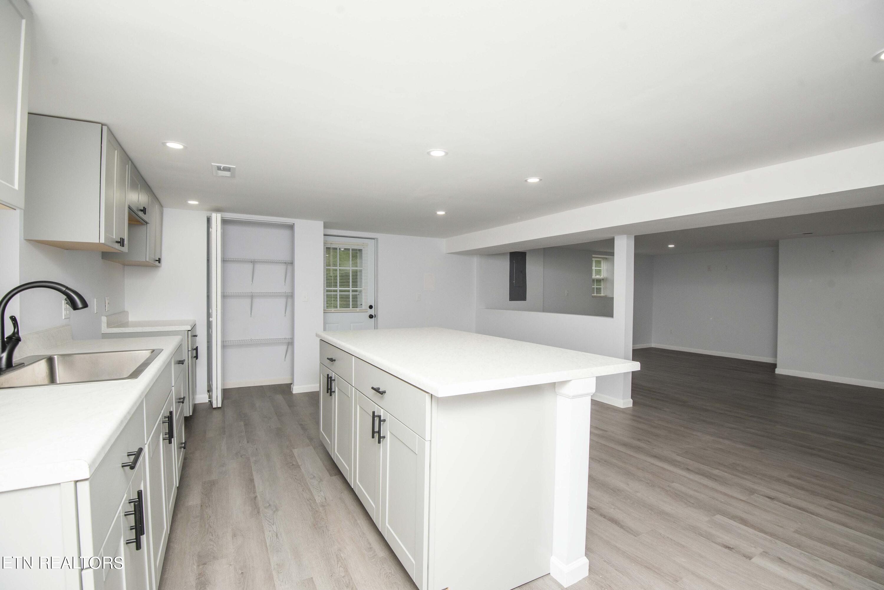 483 Pattie Gap Road Philadelphia, TN 37846 - Photo 24 of 40 basement kitchen