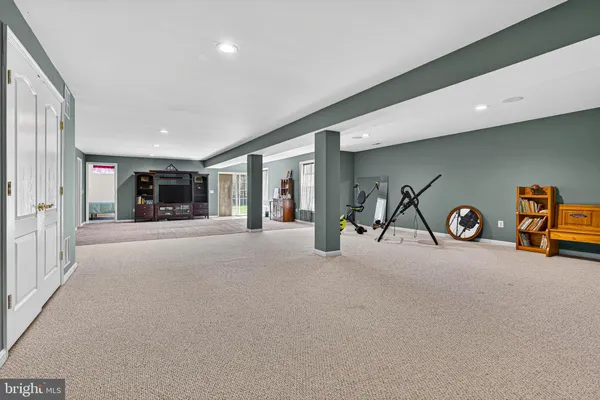 a view of a livingroom with furniture