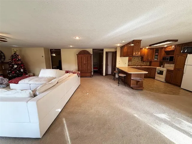 $350,000 | 3631 South Oak Hill Road, Carthage, MO 64836