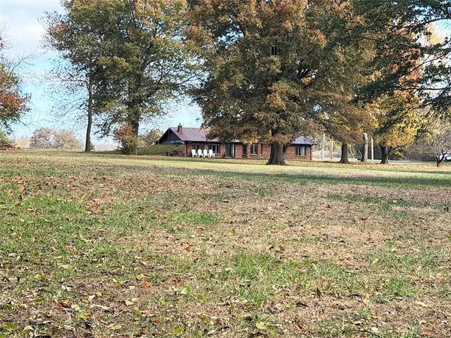 $350,000 | 3631 South Oak Hill Road, Carthage, MO 64836