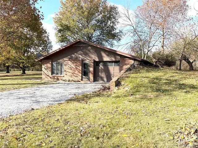 $350,000 | 3631 South Oak Hill Road, Carthage, MO 64836