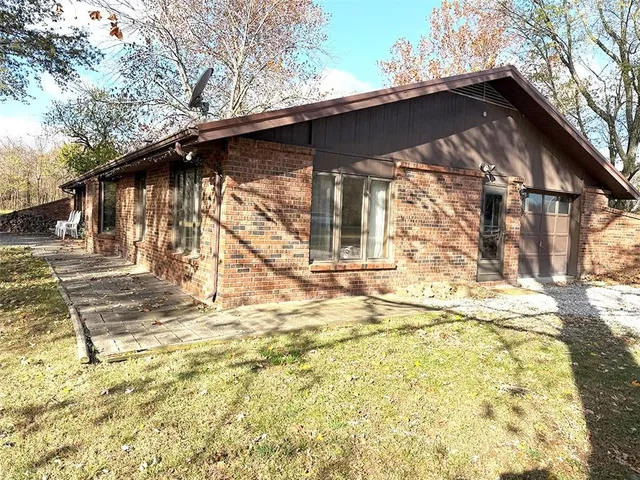 $350,000 | 3631 South Oak Hill Road, Carthage, MO 64836