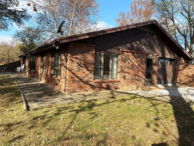 $350,000 | 3631 South Oak Hill Road, Carthage, MO 64836