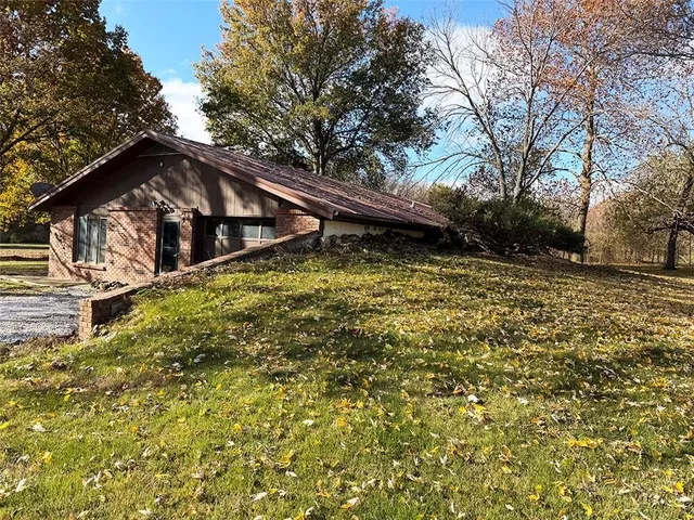 $350,000 | 3631 South Oak Hill Road, Carthage, MO 64836