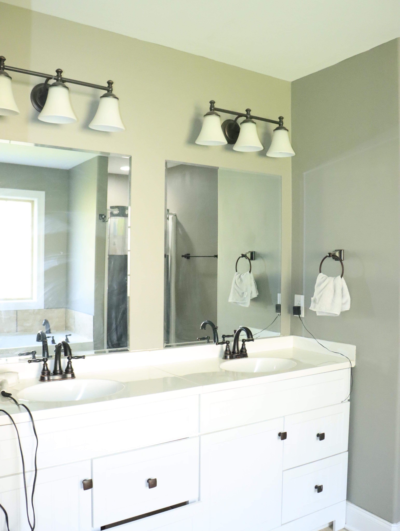 321 South Leath Road Portland, TN 37148 - Photo 16 of 33 a bathroom with a sink vanity and mirror