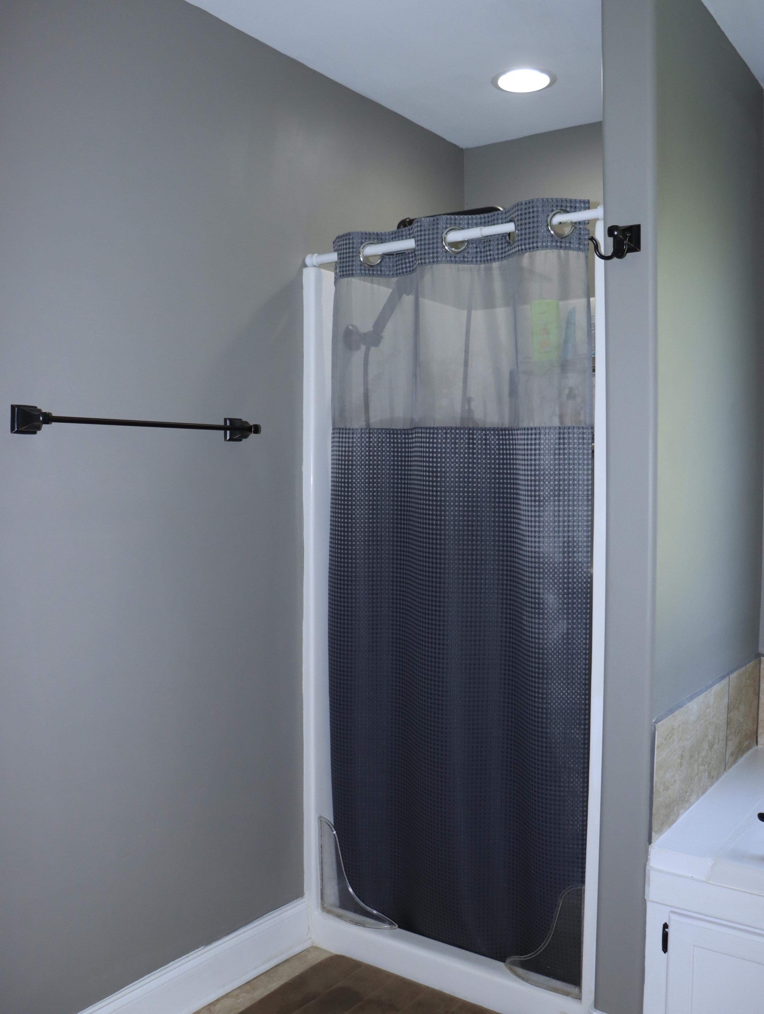 321 South Leath Road Portland, TN 37148 - Photo 19 of 33 a bathroom with a shower and a shower