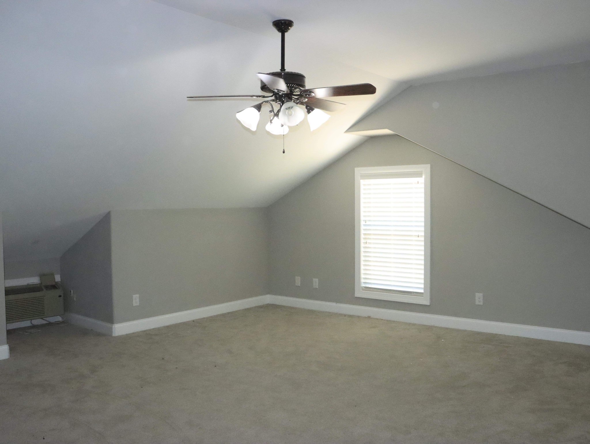 321 South Leath Road Portland, TN 37148 - Photo 25 of 33 a view of a livingroom with a window