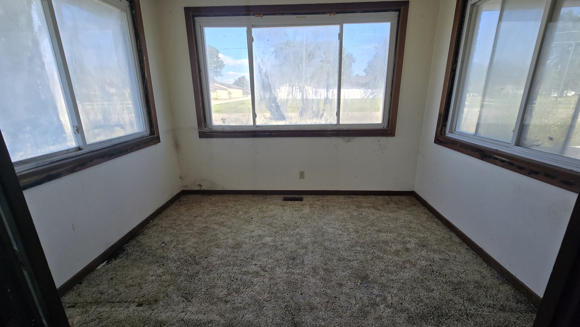 4710 Section Street Streator, IL 61364 - Photo 11 of 19 a view of room and window