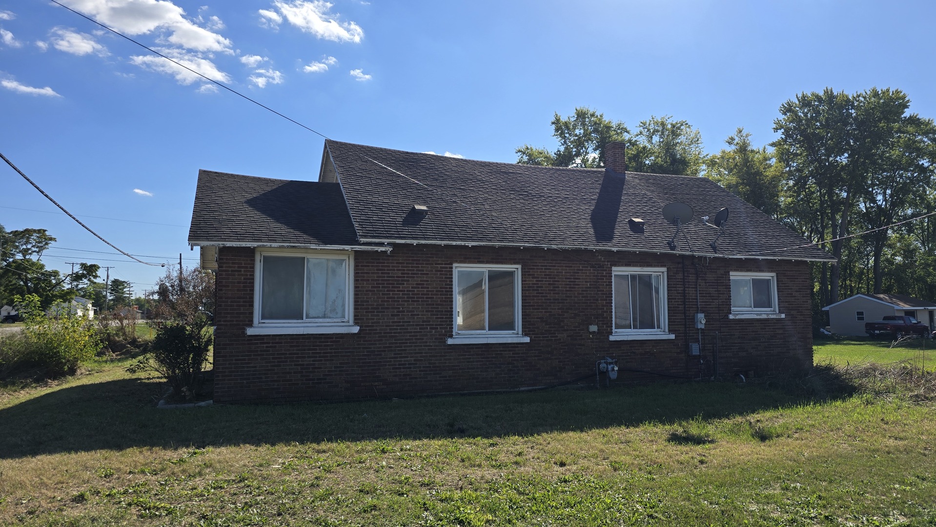 4710 Section Street Streator, IL 61364 - Photo 3 of 19 a front view of a house with a yard