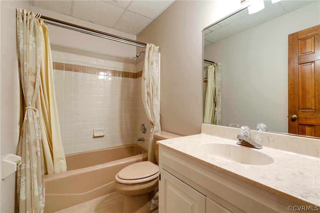 3830 Reeds Landing Circle Midlothian, VA 23113 - Photo 46 of 50 a bathroom with a sink a toilet and shower