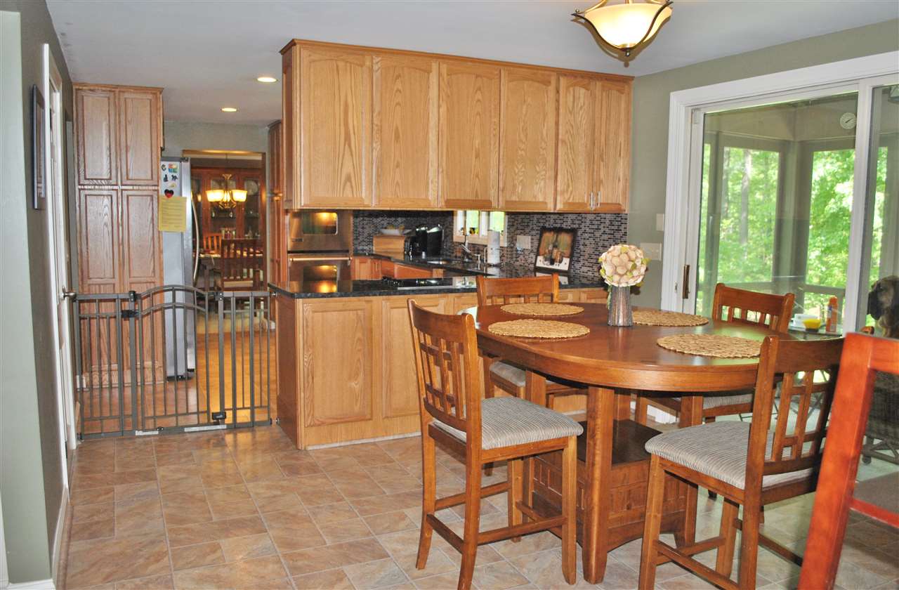 10 Apache Road Nashua, NH 03063 - Photo 13 of 26