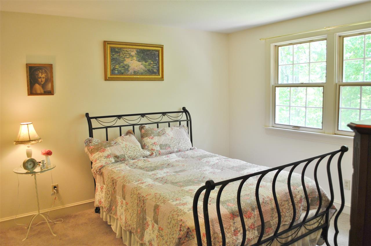 10 Apache Road Nashua, NH 03063 - Photo 20 of 26