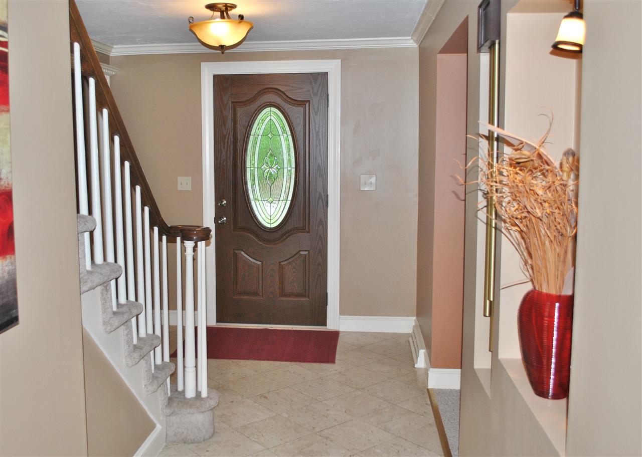 10 Apache Road Nashua, NH 03063 - Photo 3 of 26