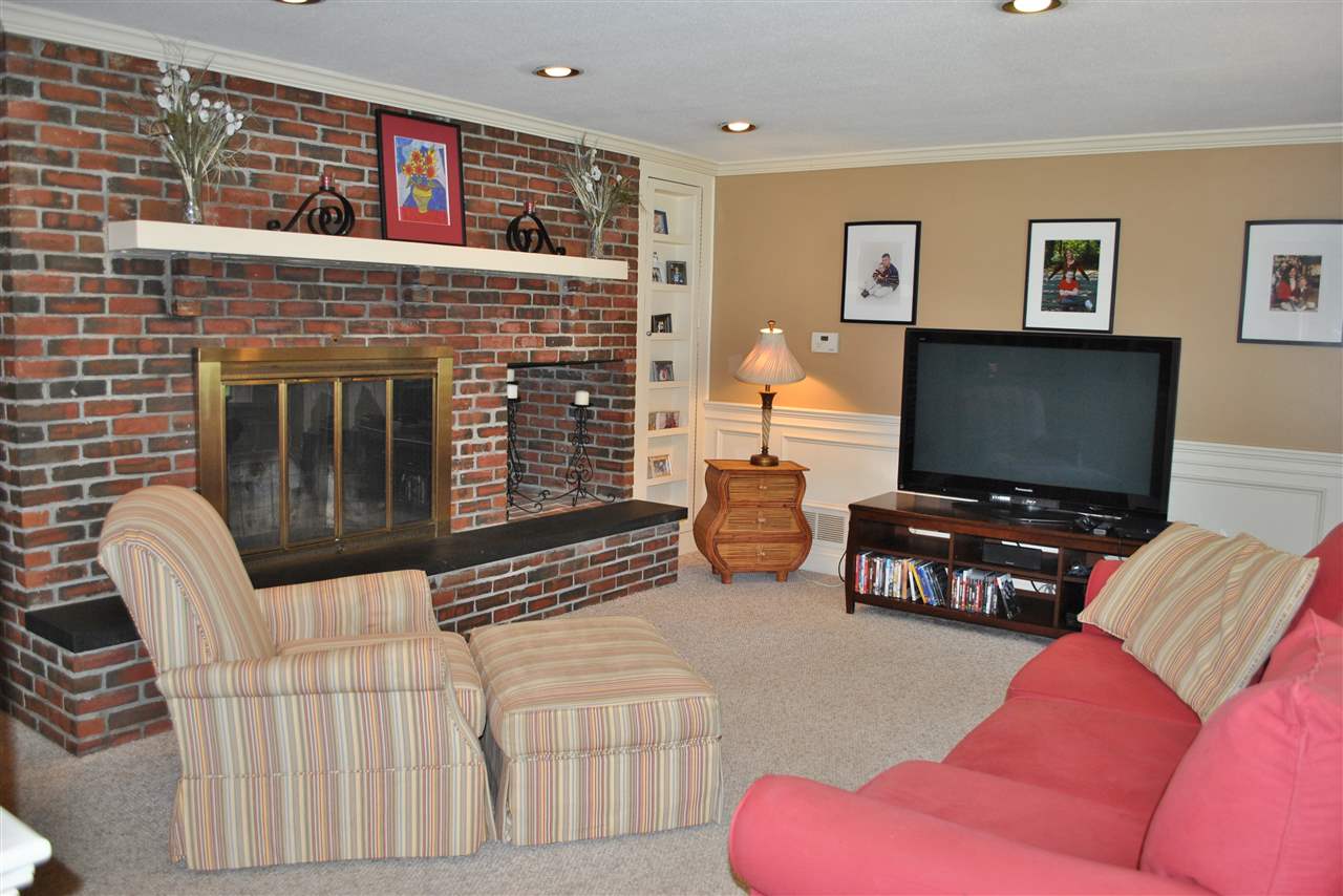 10 Apache Road Nashua, NH 03063 - Photo 4 of 26